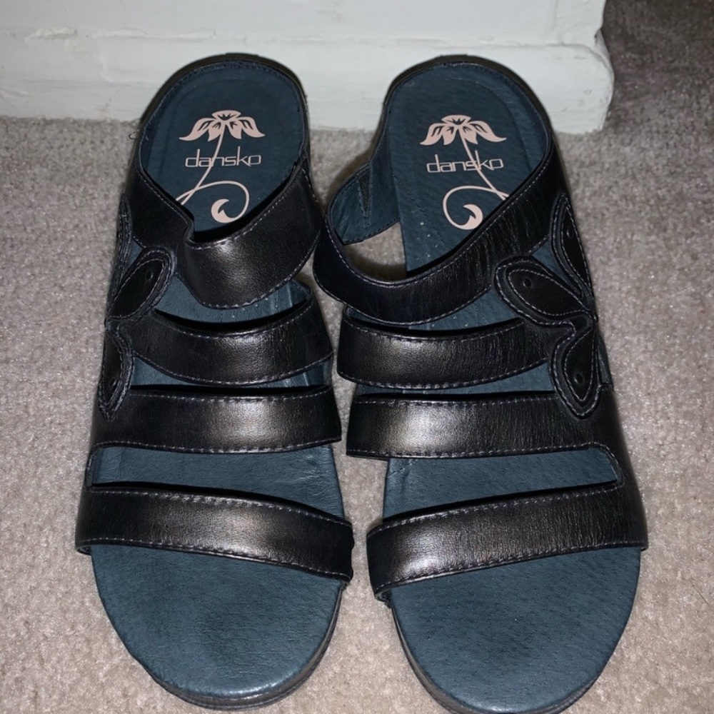 Reserved Dansko shoes size 39